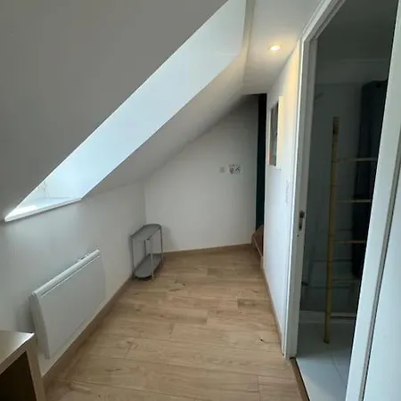 Le Petit Nid De - Parking Prive アパート *